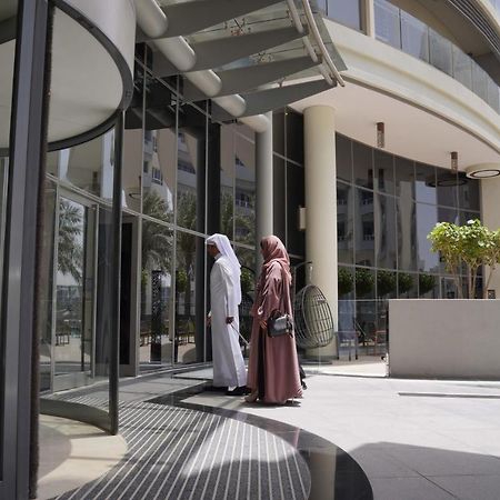 Majestic Arjaan By Rotana - Manama Aparthotel Exterior photo Entrance to the hospital