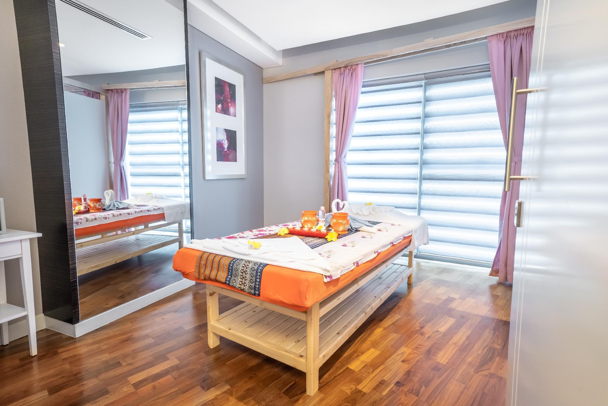 Majestic Arjaan By Rotana - Manama Aparthotel Exterior photo A massage bed