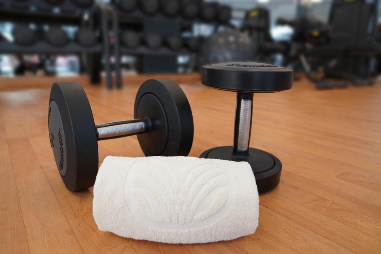 Majestic Arjaan By Rotana - Manama Aparthotel Exterior photo A gym towel