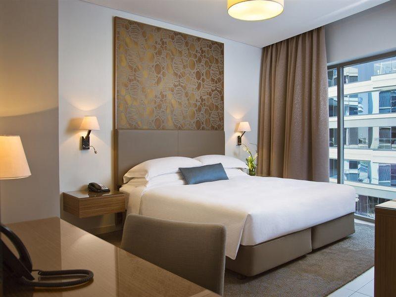Majestic Arjaan By Rotana - Manama Aparthotel Exterior photo A bedroom at the hotel