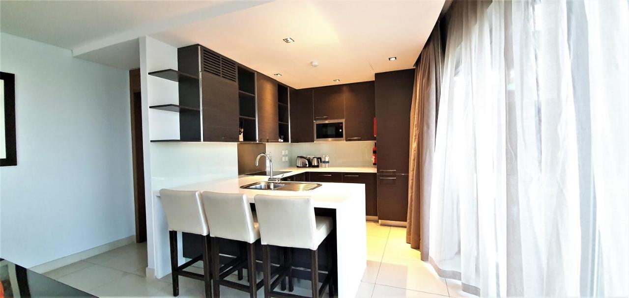 Majestic Arjaan By Rotana - Manama Aparthotel Exterior photo A kitchen in a serviced apartment